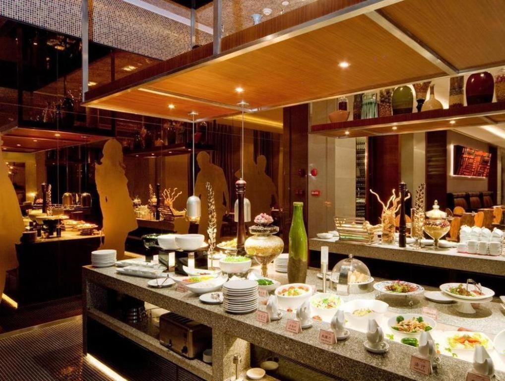 Guangzhou Carat Hotel Екстериор снимка