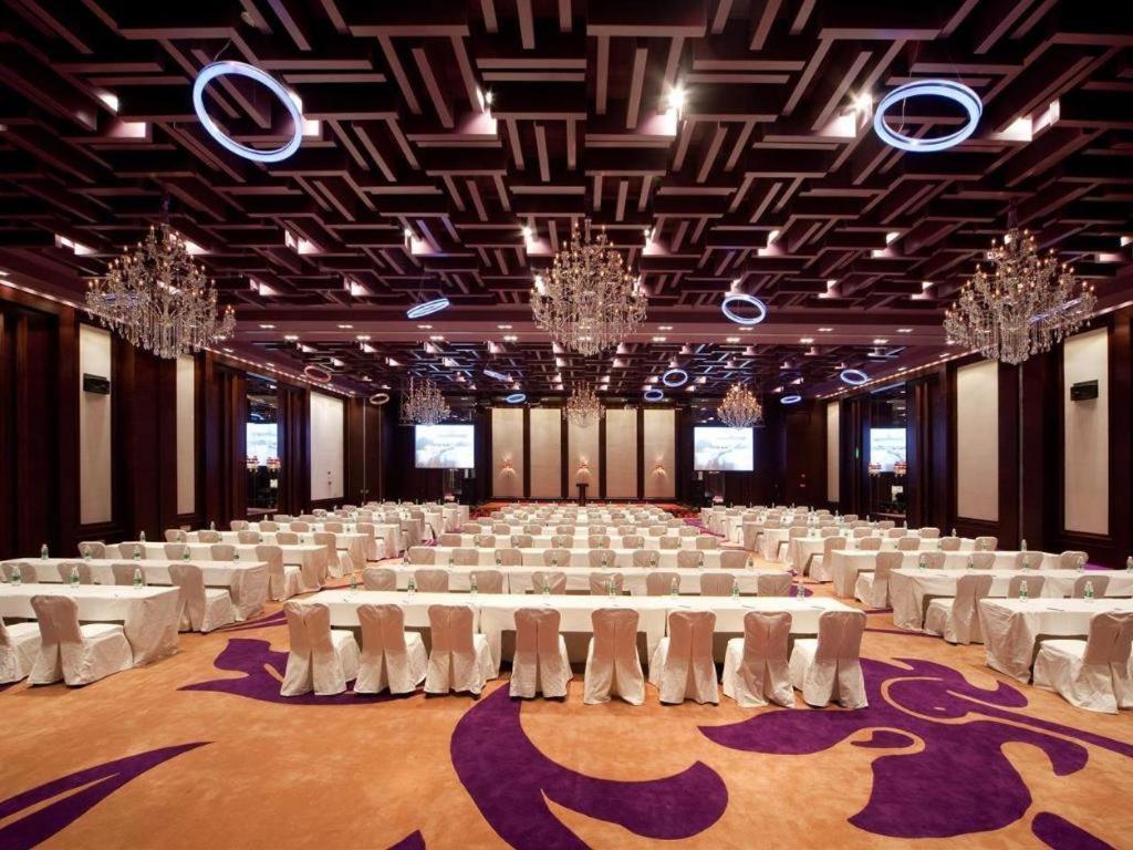 Guangzhou Carat Hotel Екстериор снимка