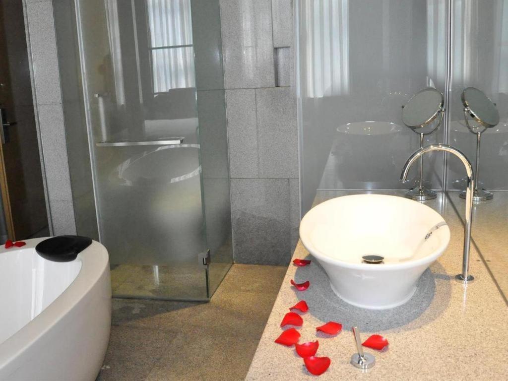 Guangzhou Carat Hotel Екстериор снимка