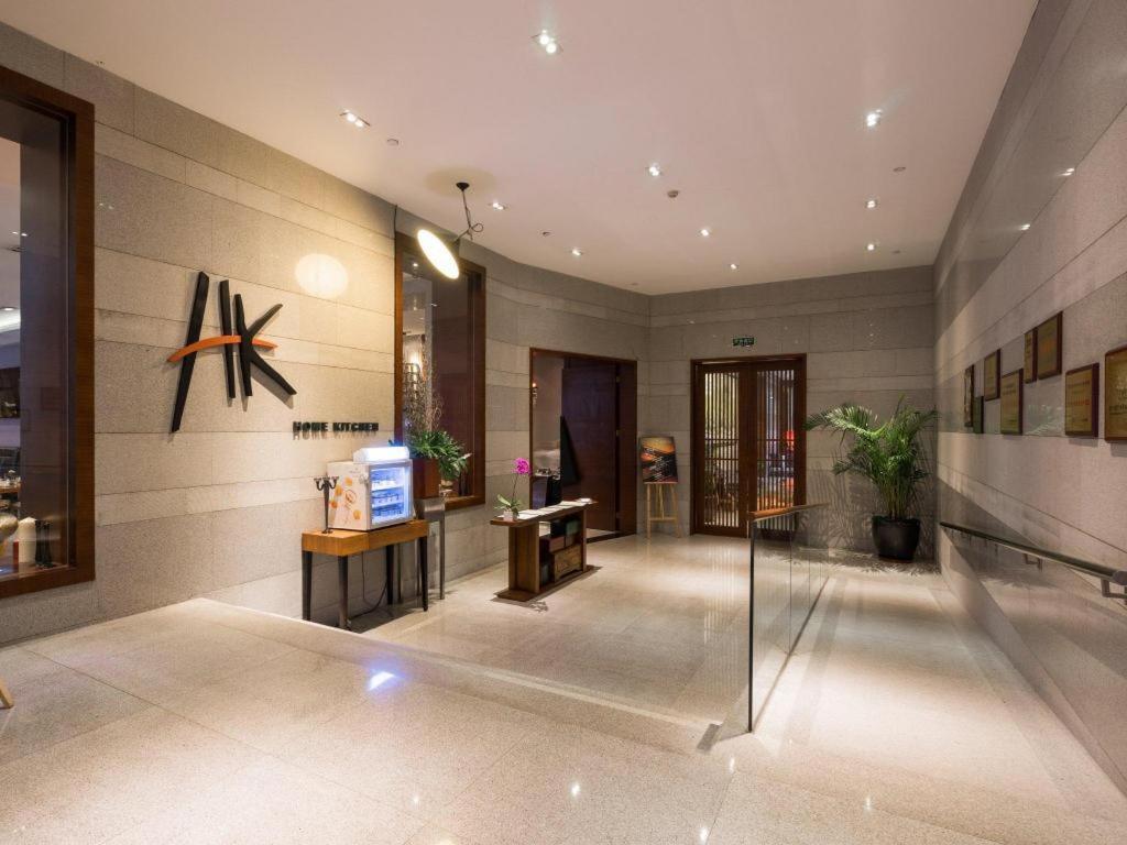 Guangzhou Carat Hotel Екстериор снимка